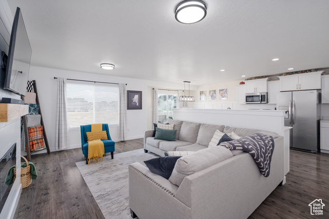 Photo 4 for MLS #2116455 at 458 S Day Dream Ln