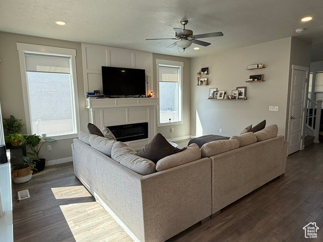 Photo 2 for MLS #2116471 at 1754 E 1560 North
