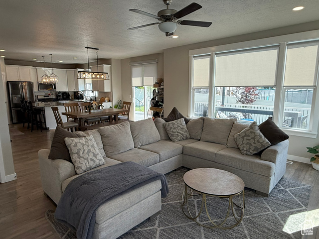 Photo 4 for MLS #2116471 at 1754 E 1560 North