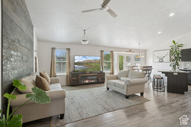 Photo 4 for MLS #2116472 at 3444 S Hunter Spring Dr