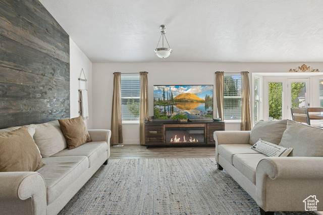 Photo 5 for MLS #2116472 at 3444 S Hunter Spring Dr