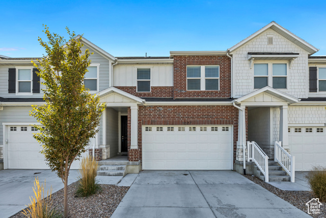 Photo 2 for MLS #2116476 at 1027 W Coral Charm Way