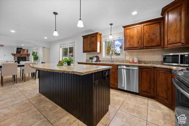 Photo 17 for MLS #2116497 at 624 W Aspen Hills Blvd
