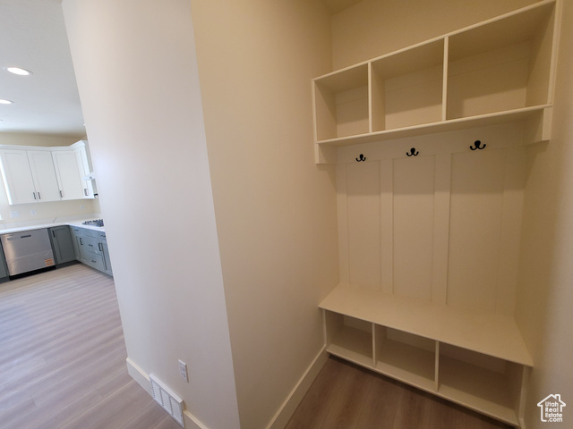 Photo 16 for MLS #2116512 at 2909 S Richards View Rd #6