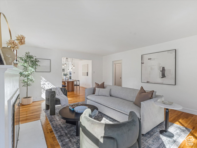 Photo 3 for MLS #2116516 at 351 N 1000 West