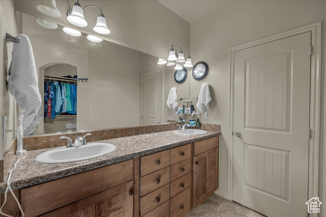 Photo 10 for MLS #2116522 at 222 S Valley View Dr