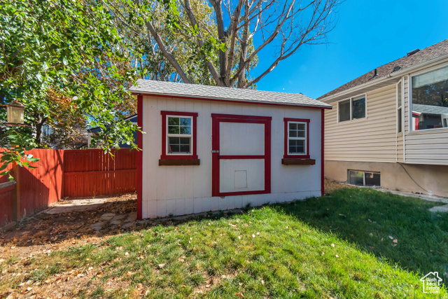 Photo 27 for MLS #2116536 at 1146 W Athleen Dr