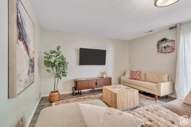 Photo 9 for MLS #2116536 at 1146 W Athleen Dr
