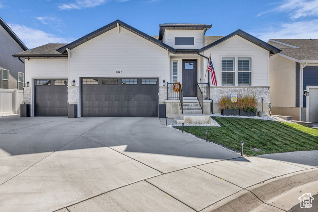 Photo 2 for MLS #2116559 at 447 W June Dr