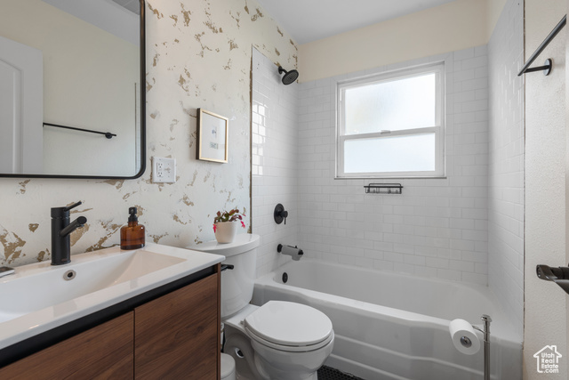Photo 12 for MLS #2116561 at 1903 E Redondo Ave