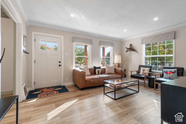 Photo 4 for MLS #2116561 at 1903 E Redondo Ave