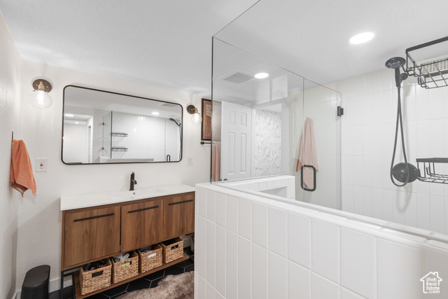 Photo 14 for MLS #2116561 at 1903 E Redondo Ave