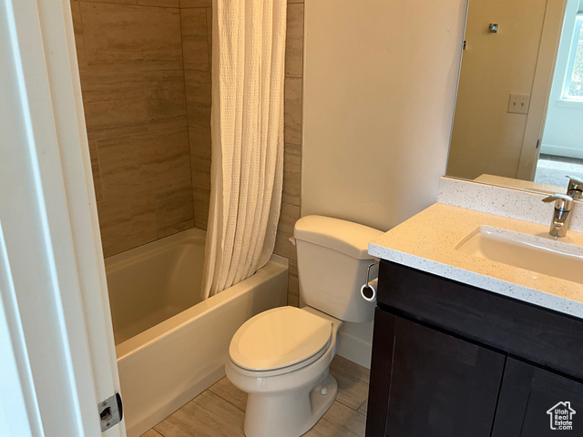 Photo 3 for MLS #2116563 at 1426 E Komenda Way #19