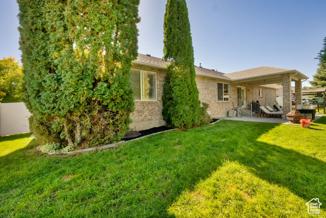 Photo 5 for MLS #2116578 at 4438 W Lennox Dr