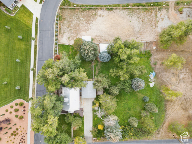 Photo 5 for MLS #2116586 at 590 S Center St