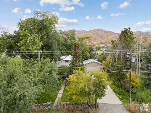 Photo 3 for MLS #2116586 at 590 S Center St