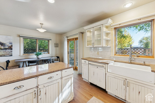Photo 12 for MLS #2116586 at 590 S Center St