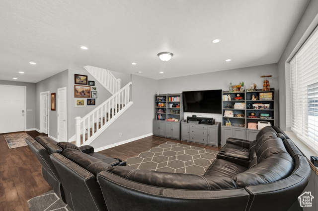 Photo 8 for MLS #2116596 at 94 E Broxburn Way