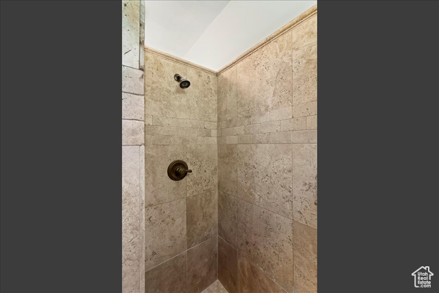 Photo 19 for MLS #2116608 at 460 N 1375 East