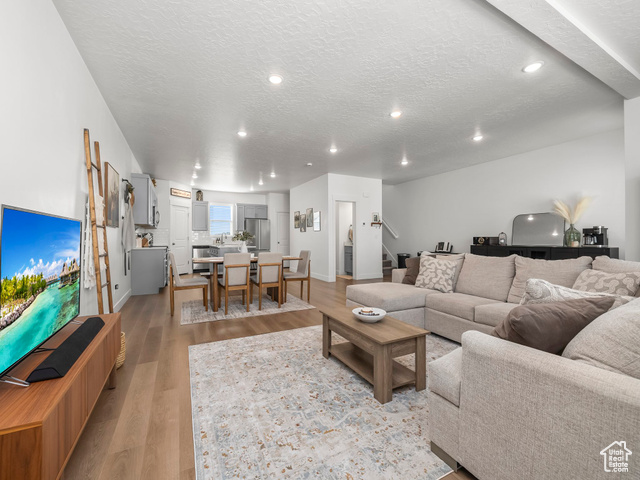 Photo 5 for MLS #2116610 at 714 E Garden Grove Dr