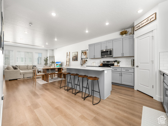 Photo 8 for MLS #2116610 at 714 E Garden Grove Dr