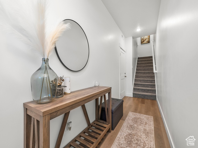 Photo 10 for MLS #2116610 at 714 E Garden Grove Dr
