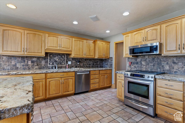 Photo 20 for MLS #2116621 at 3820 Ember Dr
