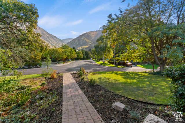 Photo 3 for MLS #2116629 at 2757 S Shamrock Dr