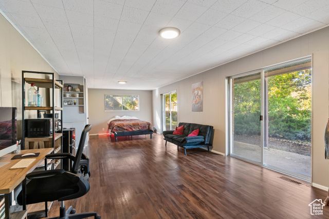 Photo 19 for MLS #2116629 at 2757 S Shamrock Dr