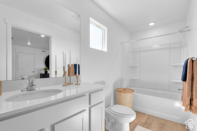 Photo 8 for MLS #2116640 at 343 E Glencoe Dr #1090