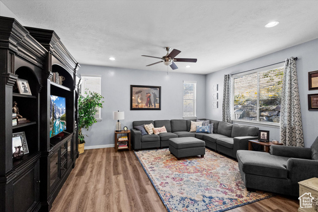 Photo 11 for MLS #2116643 at 2932 E Lookout Dr