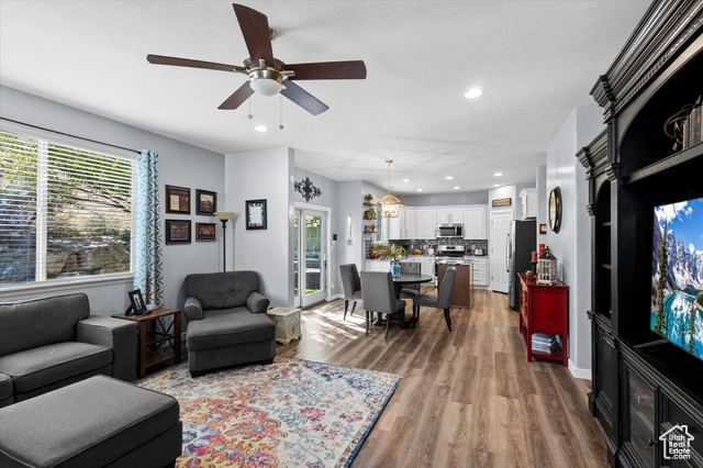 Photo 9 for MLS #2116643 at 2932 E Lookout Dr