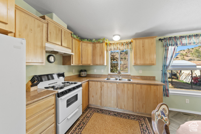 Photo 10 for MLS #2116649 at 3135 N Thompson Canyon Rd