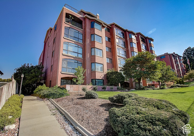 Photo 33 for MLS #2116664 at 171 E 3rd Ave #601