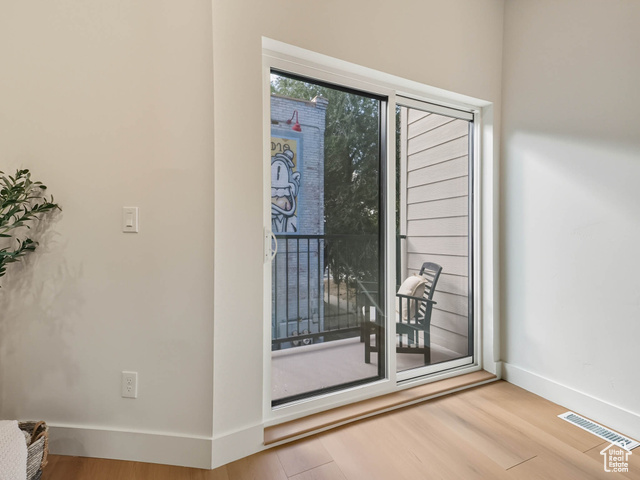 Photo 8 for MLS #2116671 at 544 N 600 West #2B