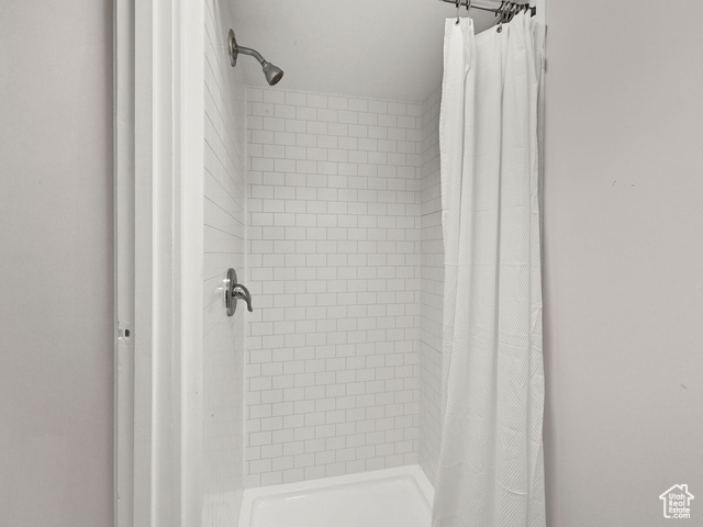Photo 35 for MLS #2116673 at 1929 E Laird Dr