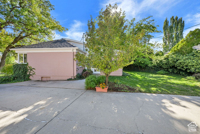 Photo 40 for MLS #2116673 at 1929 E Laird Dr
