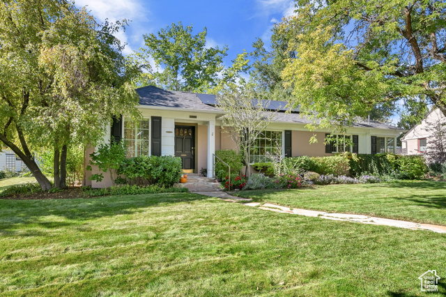 Photo 3 for MLS #2116673 at 1929 E Laird Dr