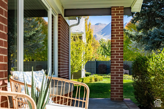 Photo 4 for MLS #2116687 at 2259 E Hubbard Ave