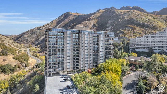 Photo 52 for MLS #2116691 at 875 S Donner Way #205