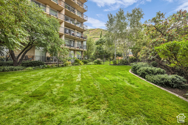 Photo 21 for MLS #2116691 at 875 S Donner Way #205