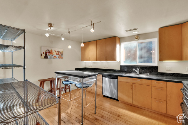 Photo 9 for MLS #2116694 at 939 S Donner Way #305