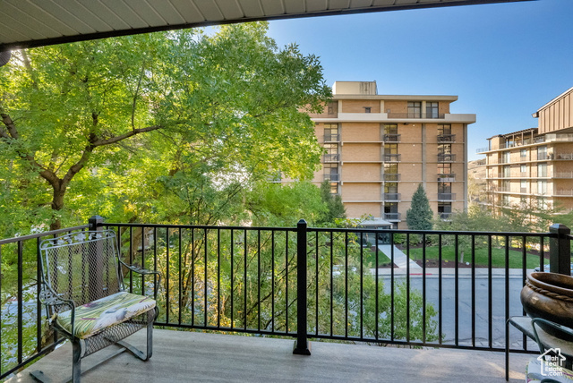 Photo 23 for MLS #2116694 at 939 S Donner Way #305