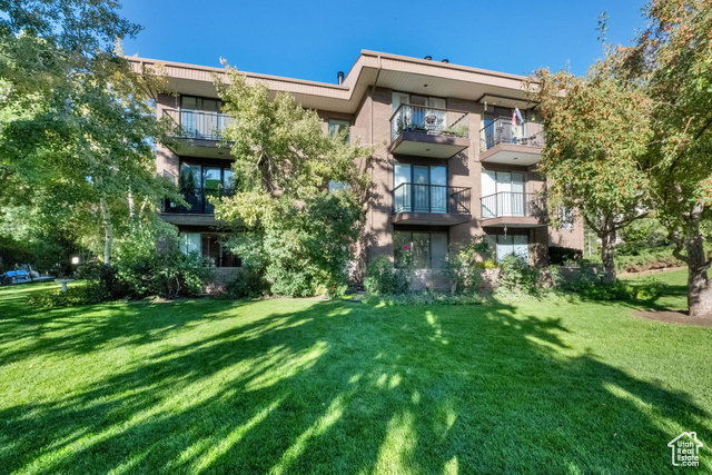 Photo 2 for MLS #2116694 at 939 S Donner Way #305