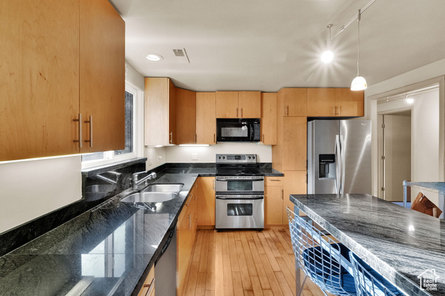 Photo 12 for MLS #2116694 at 939 S Donner Way #305