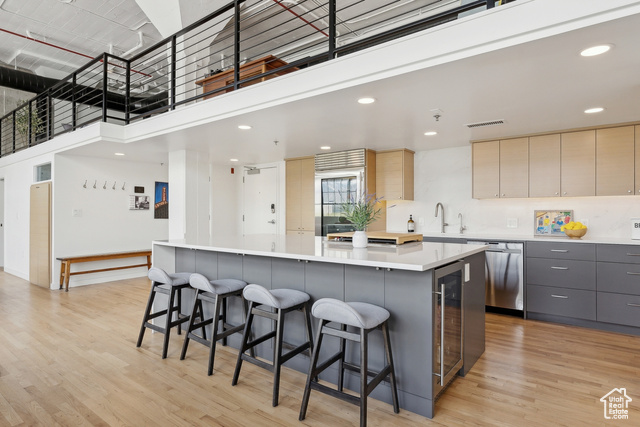 Photo 4 for MLS #2116696 at 159 W Broadway #409