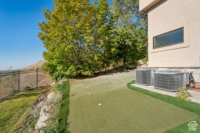 Photo 104 for MLS #2116700 at 941 N Sandhurst Dr