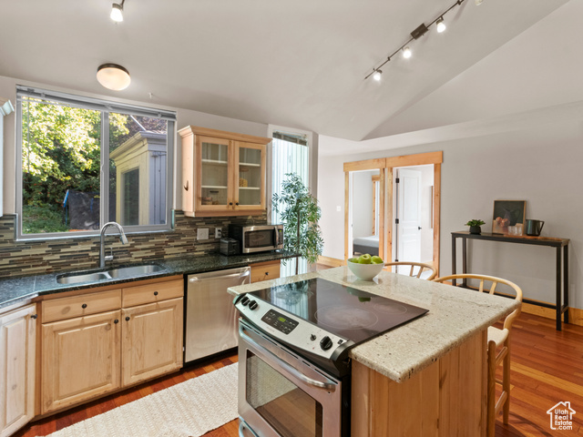 Photo 4 for MLS #2116712 at 96 Marrcrest