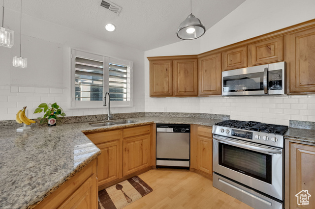 Photo 10 for MLS #2116737 at 74 E Resaca Dr #B12