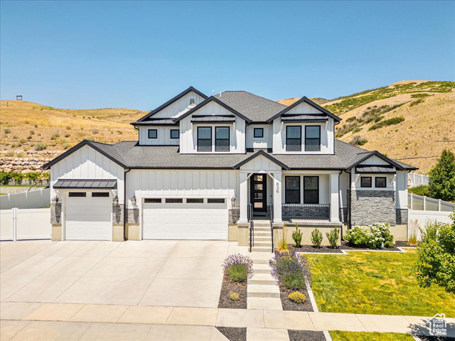Photo 2 for MLS #2116744 at 826 W Autumn Hills Blvd